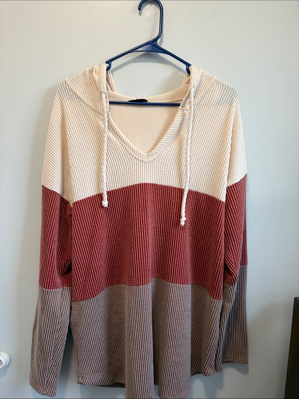 Colorblock Hooded V-Neck Sweater - Cream, Rust & Taupe
